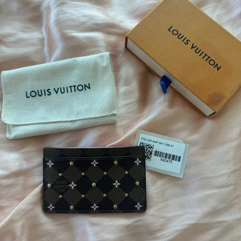 Louis Vuitton floral studded card holder - Picture 4 of 7